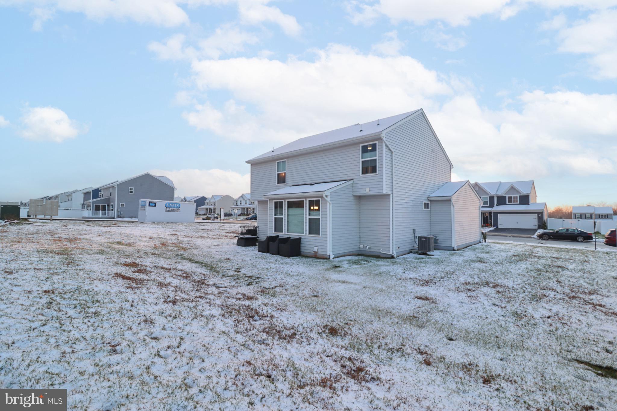 THE SEASONS - Residential