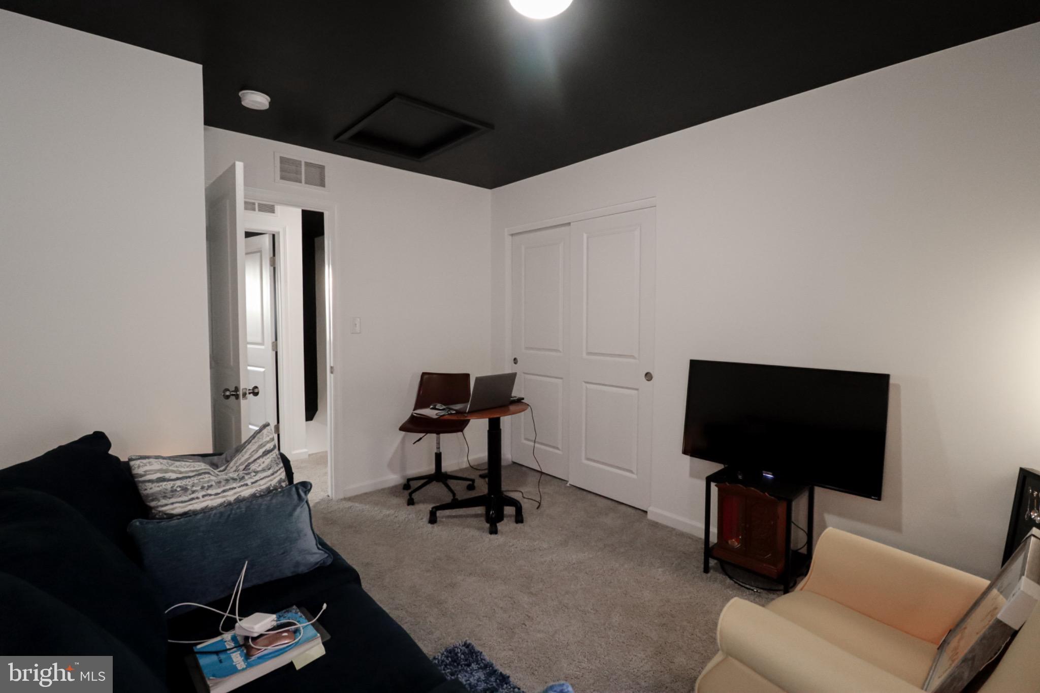 THE SEASONS - Residential