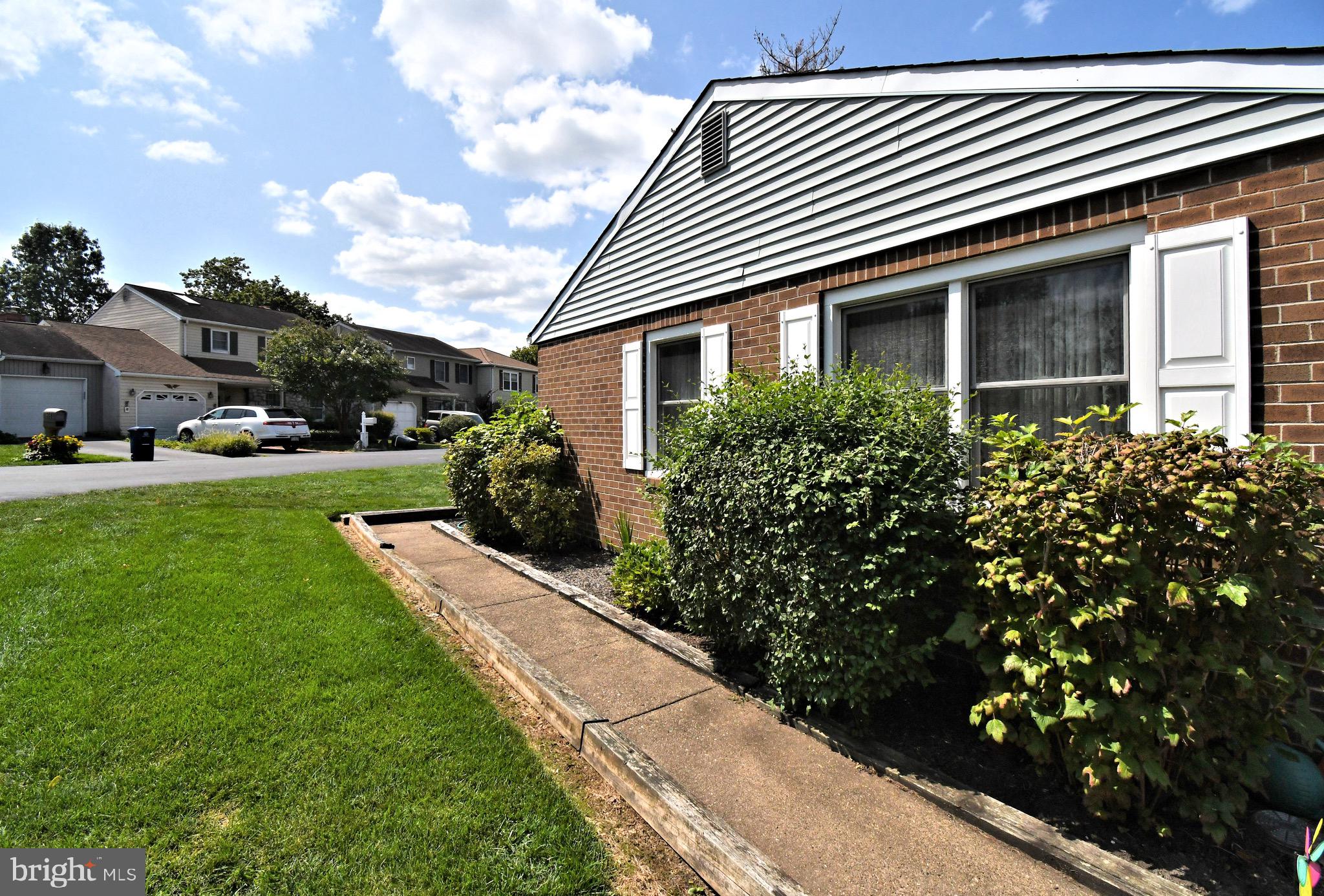 ROCKY MDWS - Residential