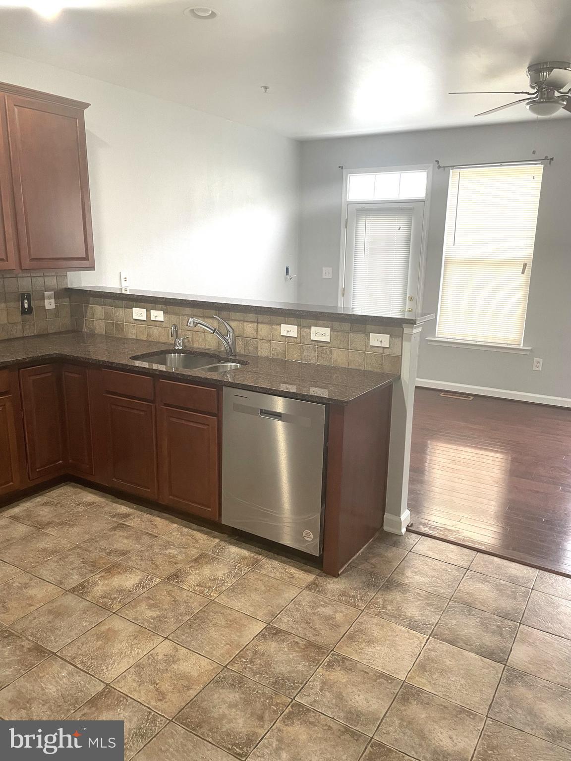 TOWN CENTER AT CAMP SPRINGS - Residential Lease