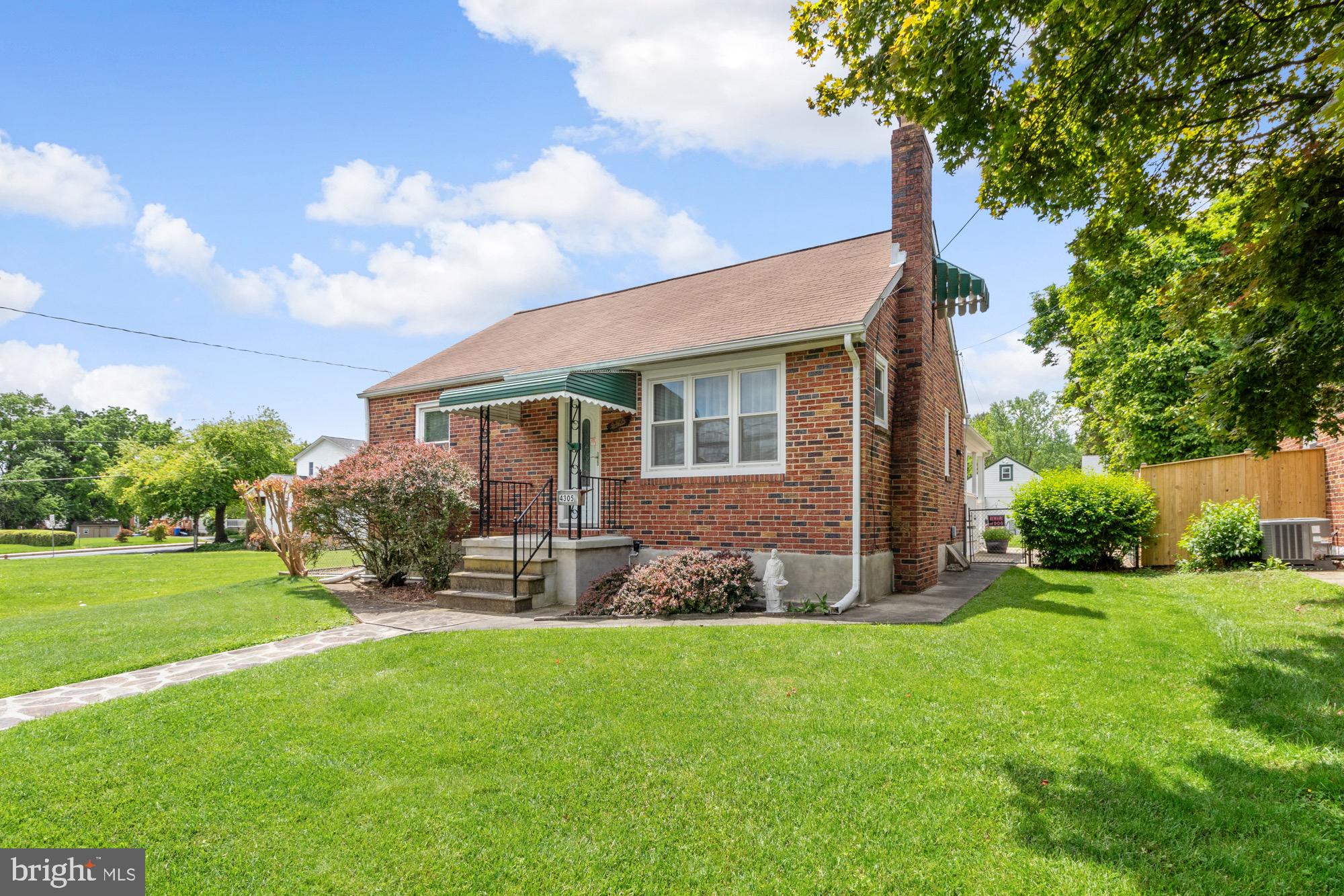 4305 FULLERTON AVENUE