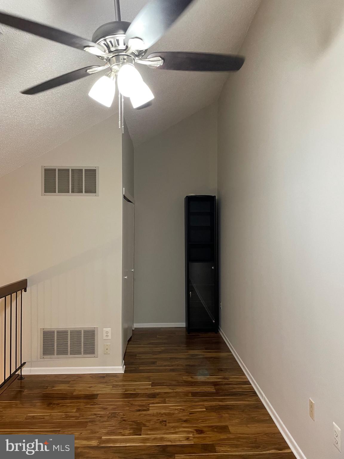 TAMARRON DR - Residential Lease