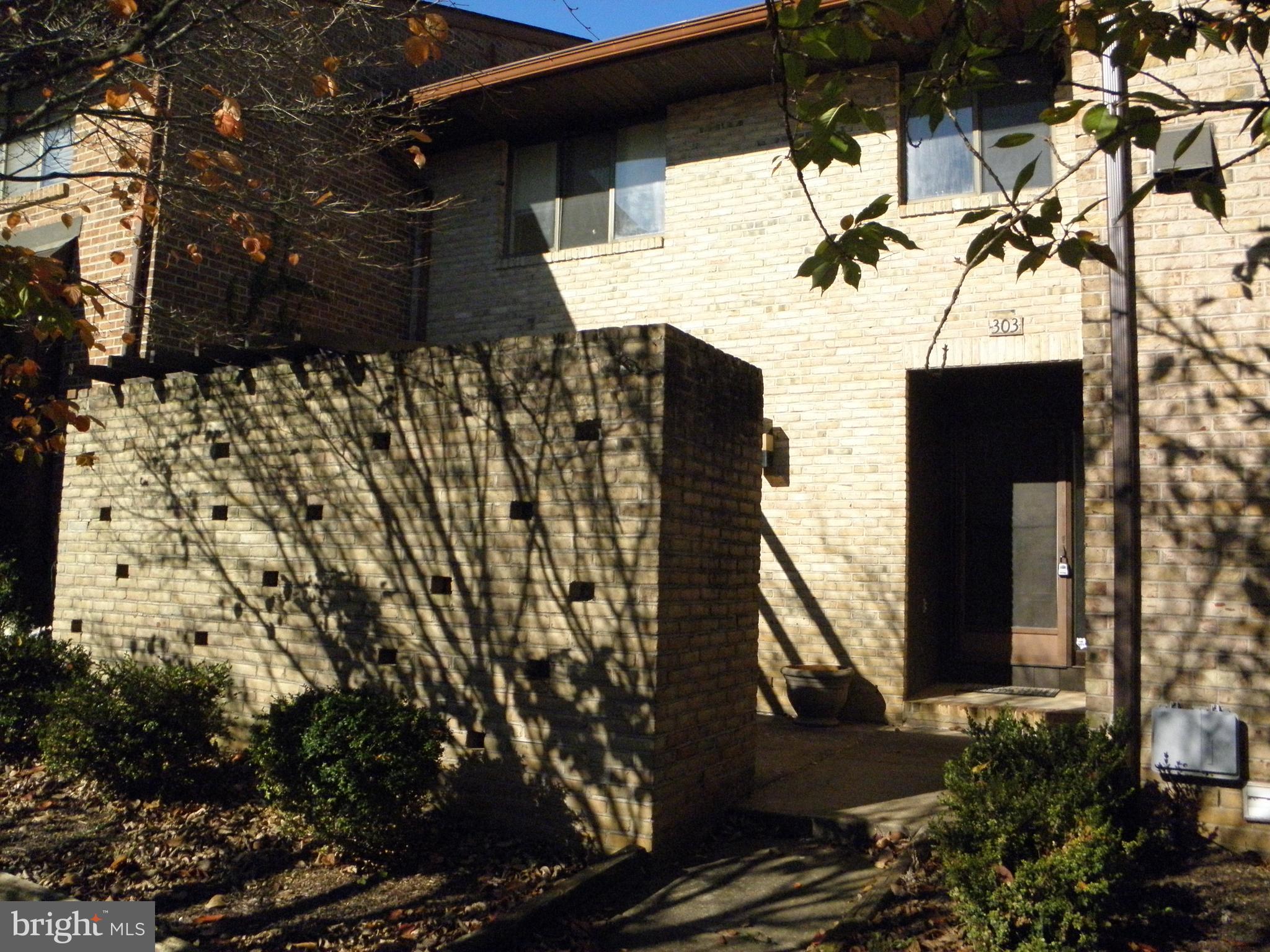 303 FIVE FARMS