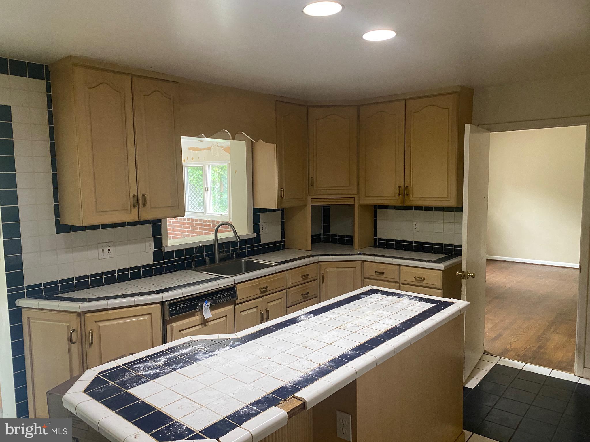 FOX CHAPEL - Residential