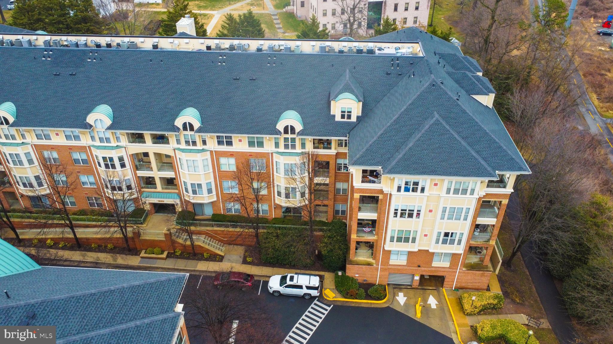 STRATFORD PARK - Residential