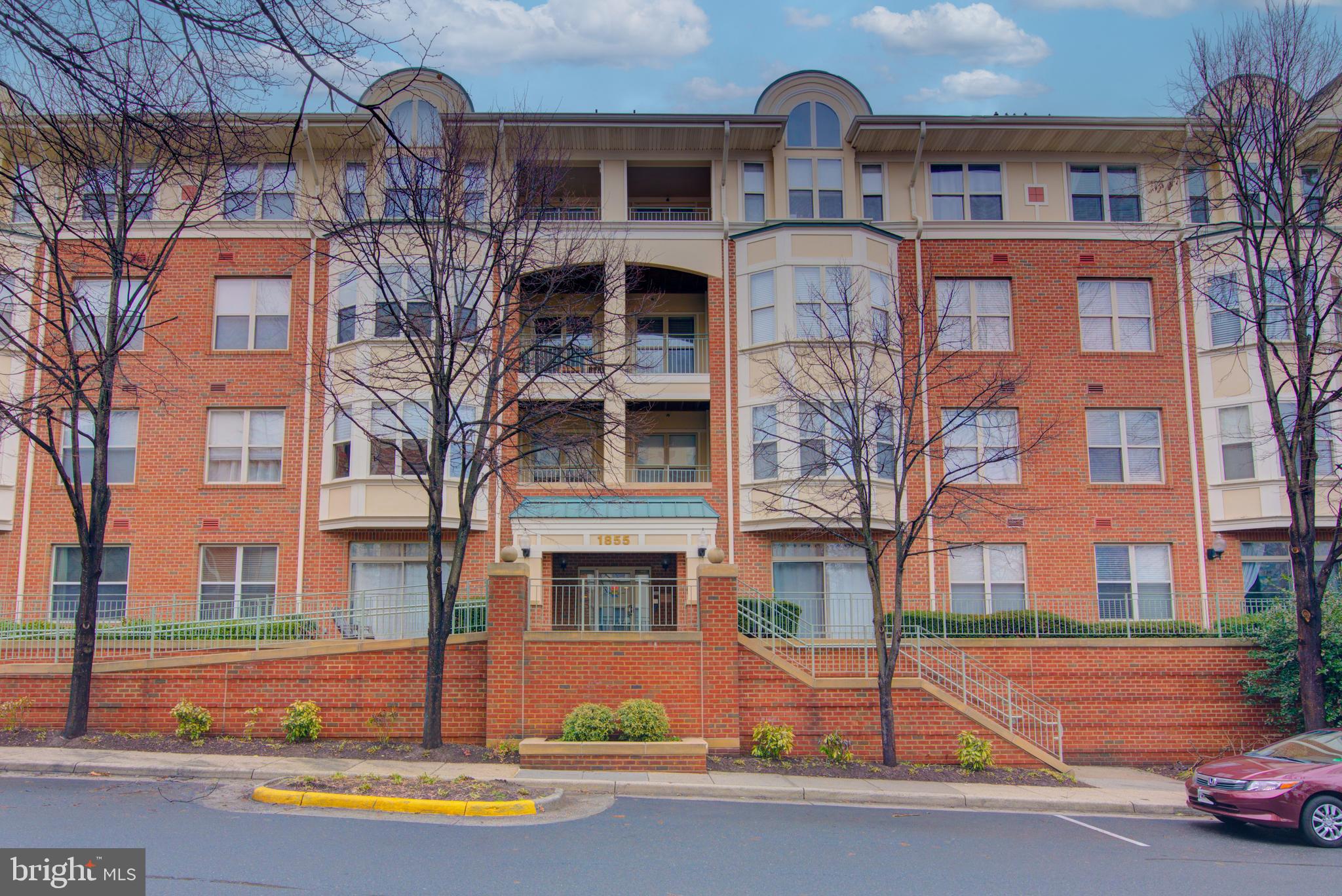 STRATFORD PARK - Residential