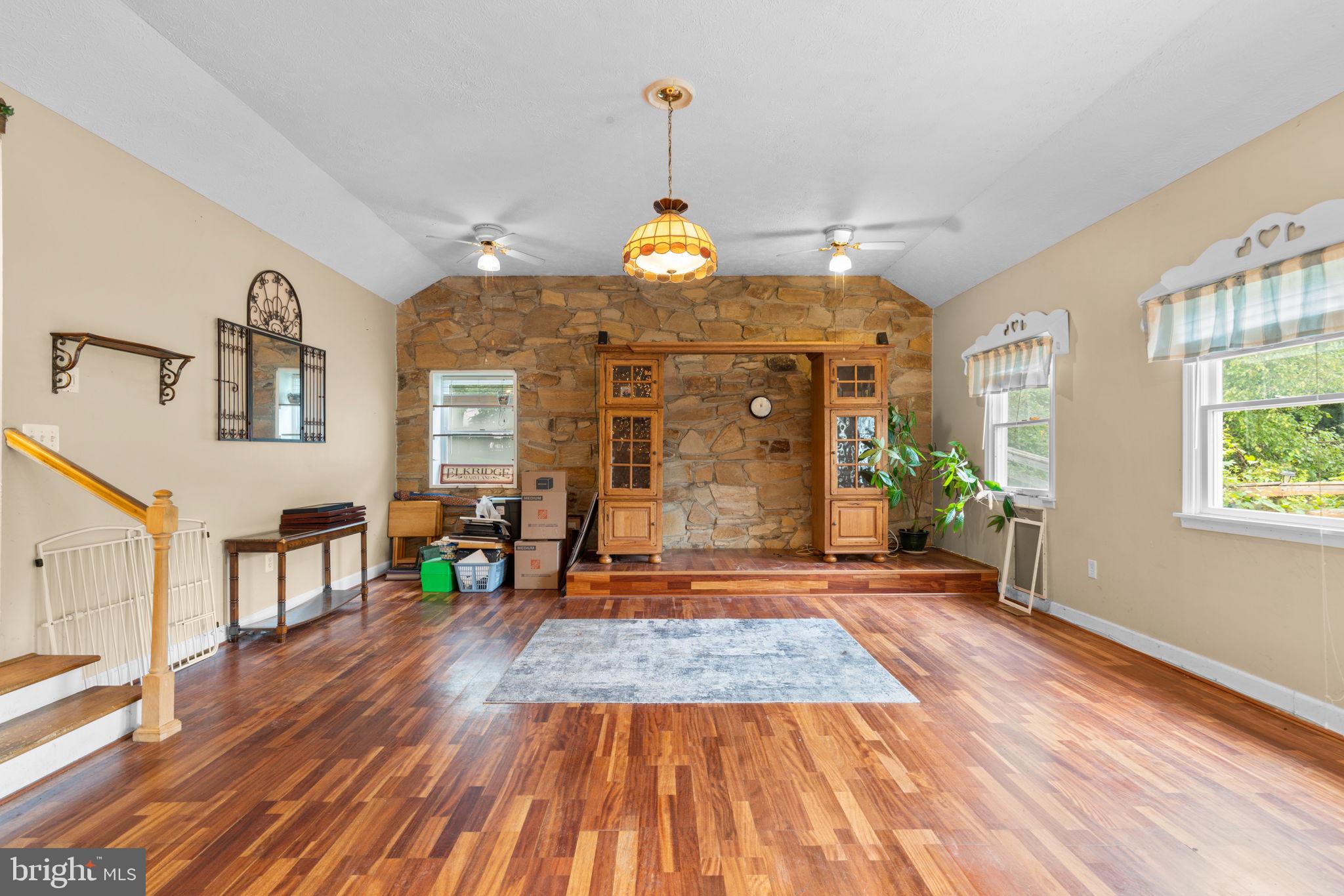 6278 MONTGOMERY ROAD