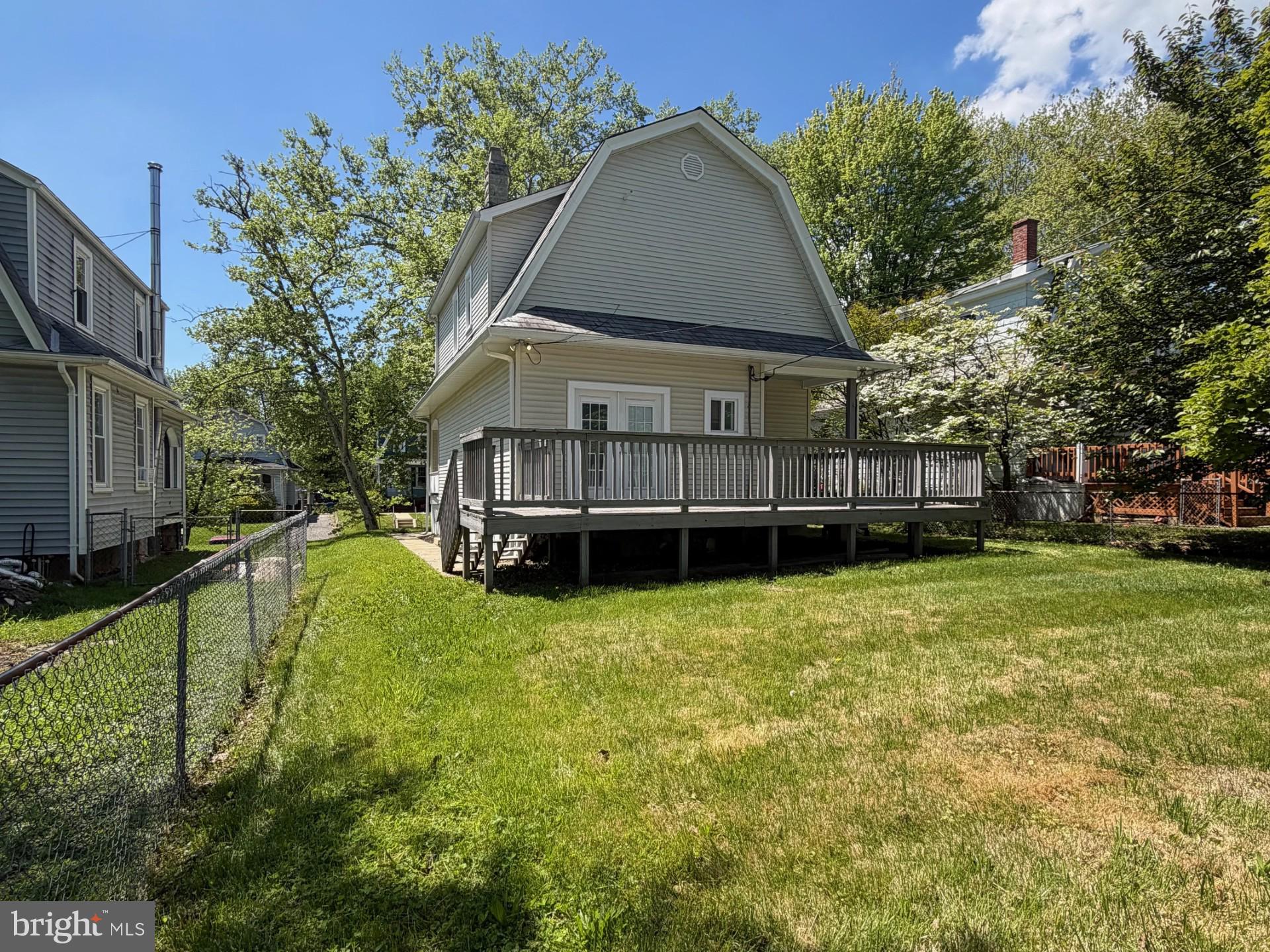 411 N ROCK GLEN ROAD