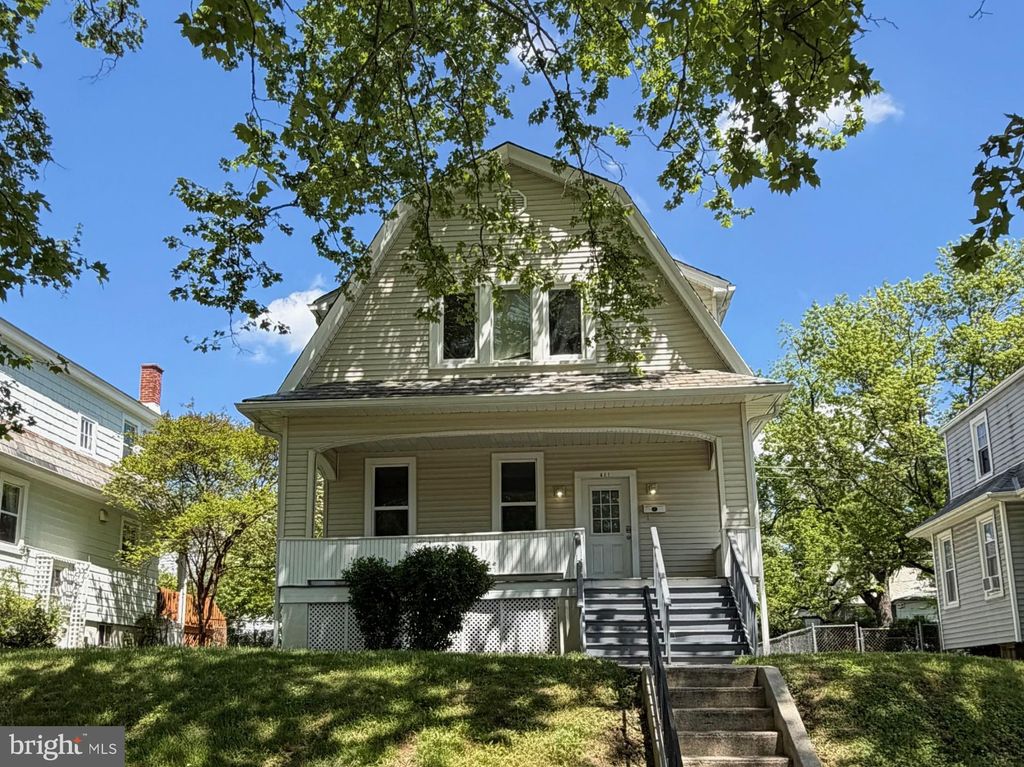 Photo of 411 N Rock Glen Road, BALTIMORE, MD 21229 (MLS # MDBA2212776)