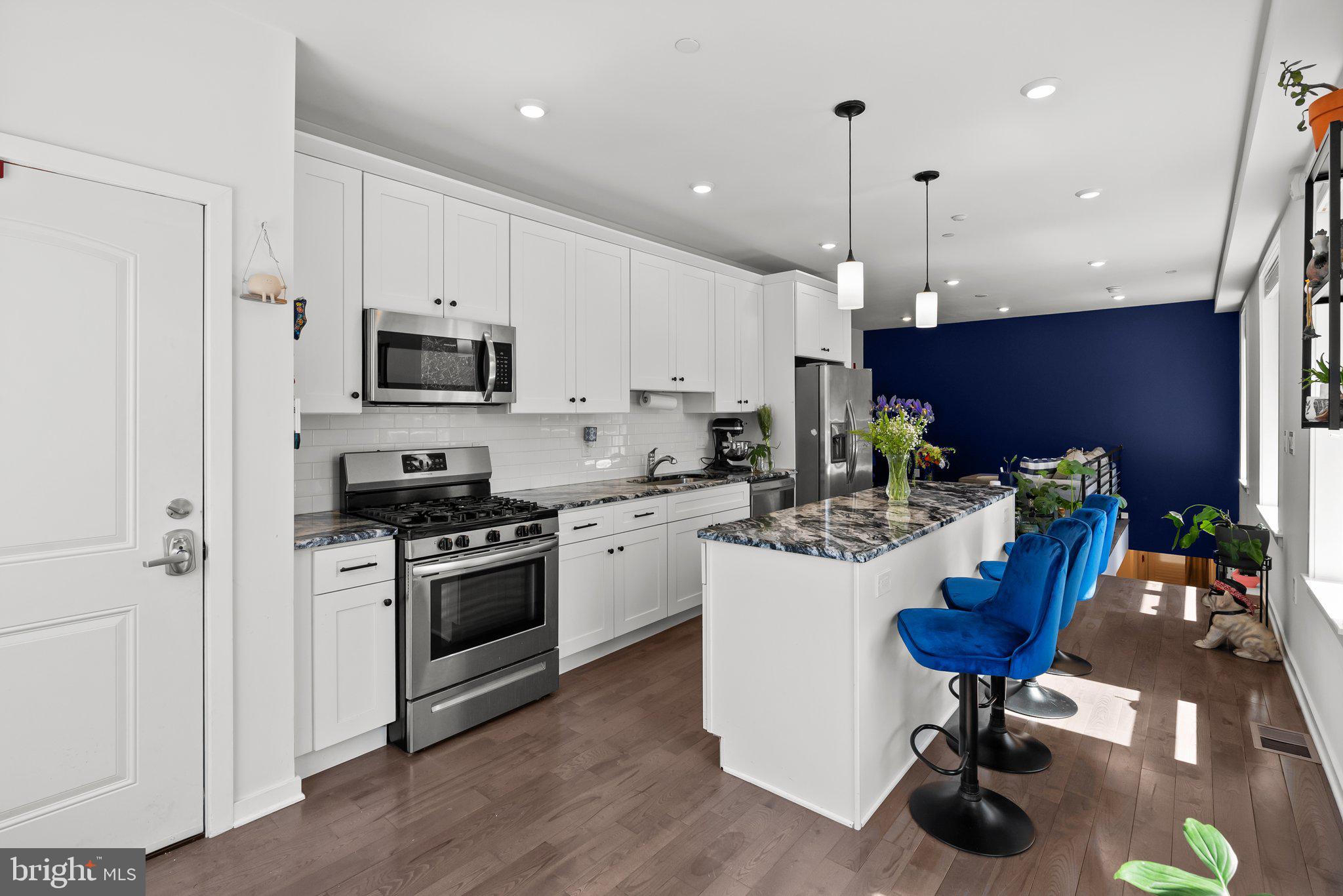 FRANCISVILLE - Residential