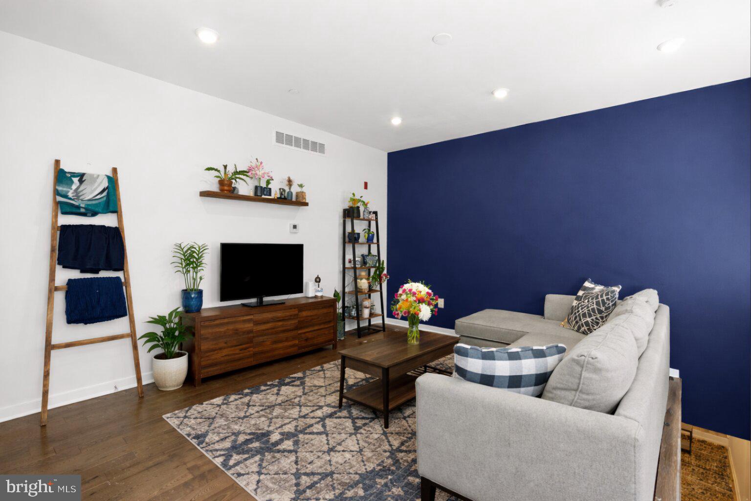 FRANCISVILLE - Residential