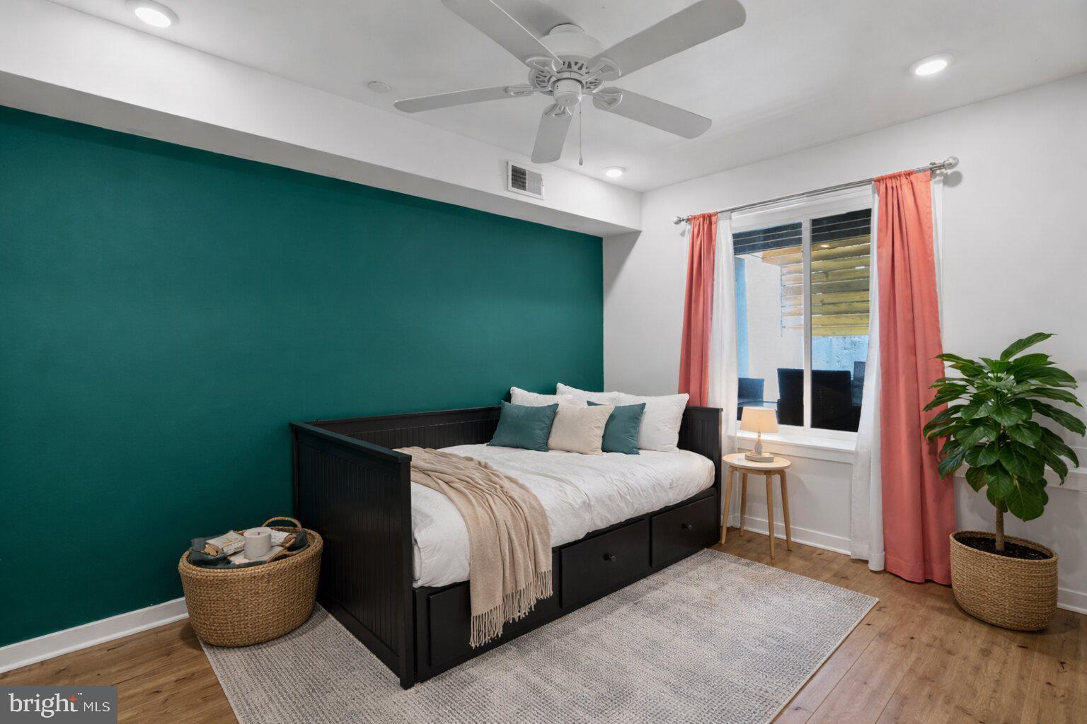 FRANCISVILLE - Residential