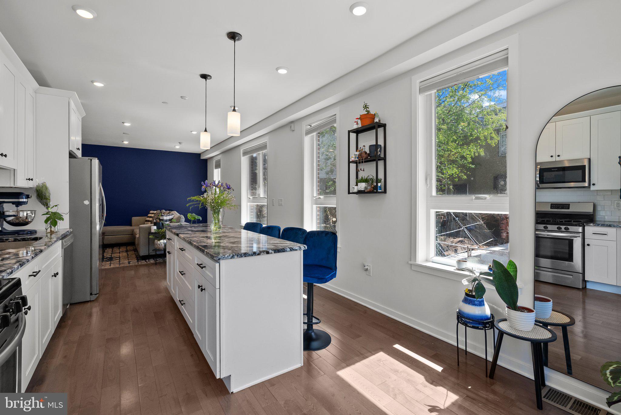 FRANCISVILLE - Residential