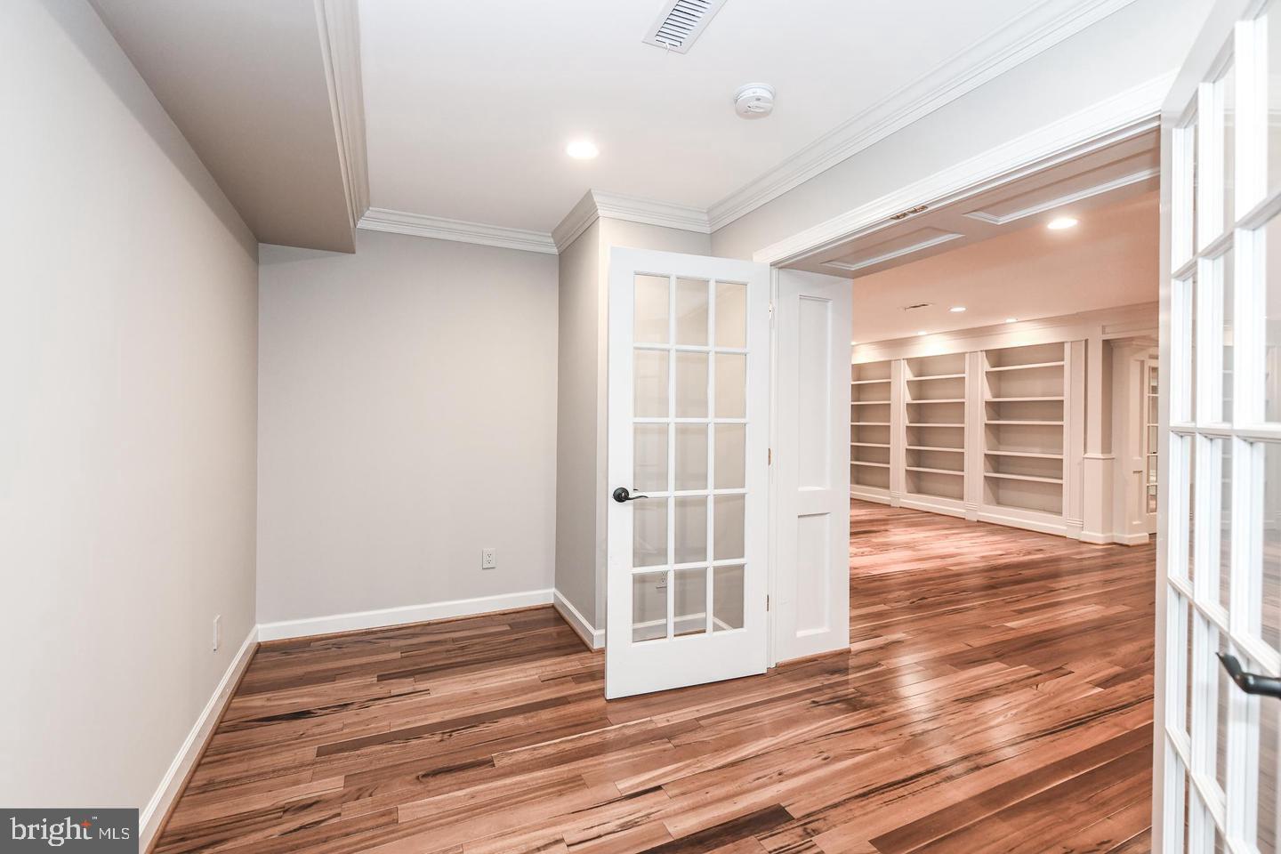 CEDARS OF MC LEAN - Residential