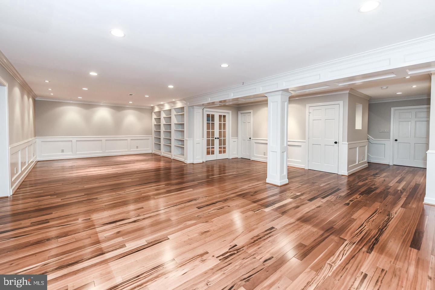 CEDARS OF MC LEAN - Residential