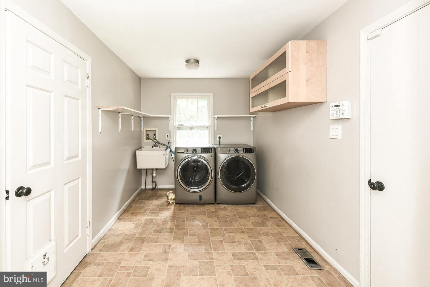 CEDARS OF MC LEAN - Residential