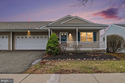 Photo of 105 W Harmony Dr #18, POTTSTOWN, PA 19464 (MLS # PAMC2170450)