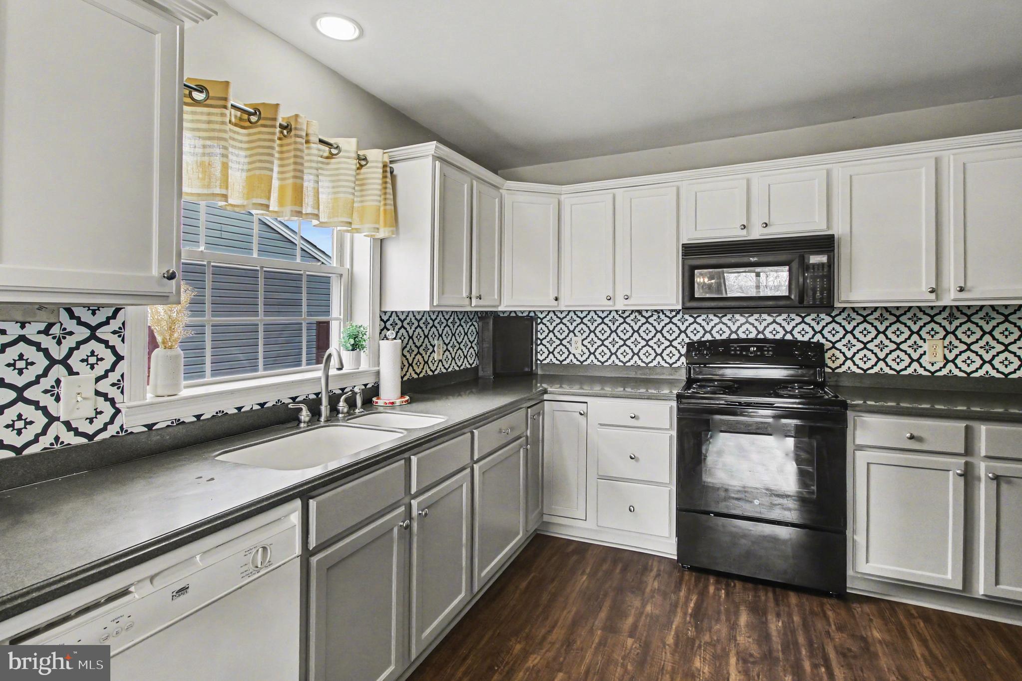 MANATAWNY VILLAGE - Residential