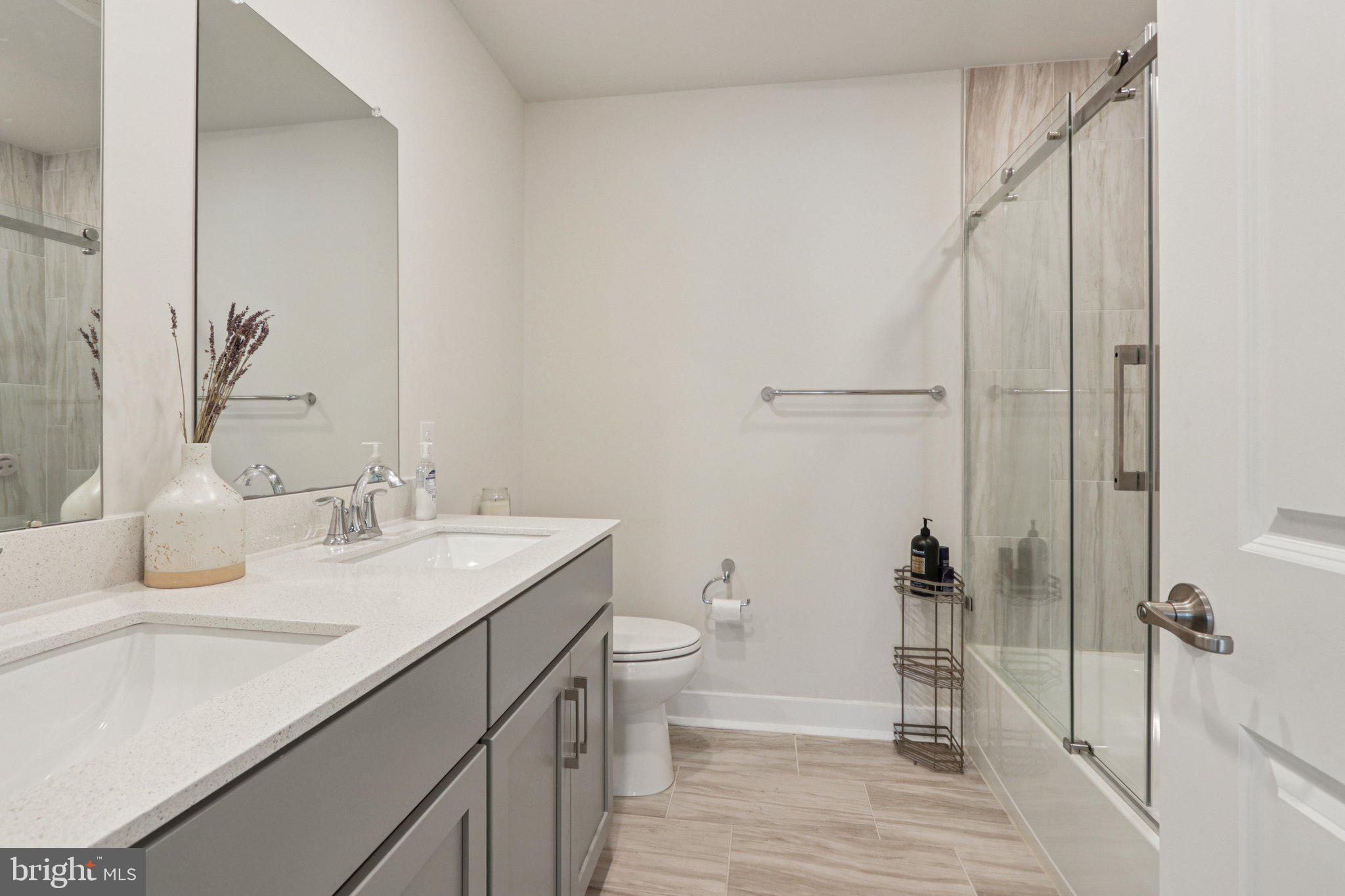 EXTON GROVE - Residential