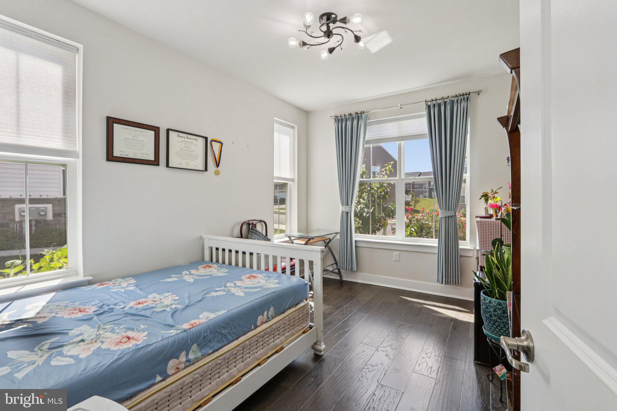 EXTON GROVE - Residential