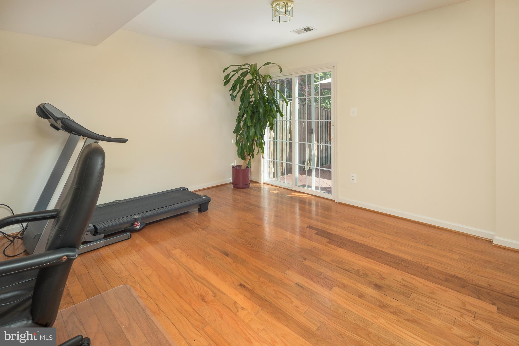 TOWNES OF VANDERBILT - Residential