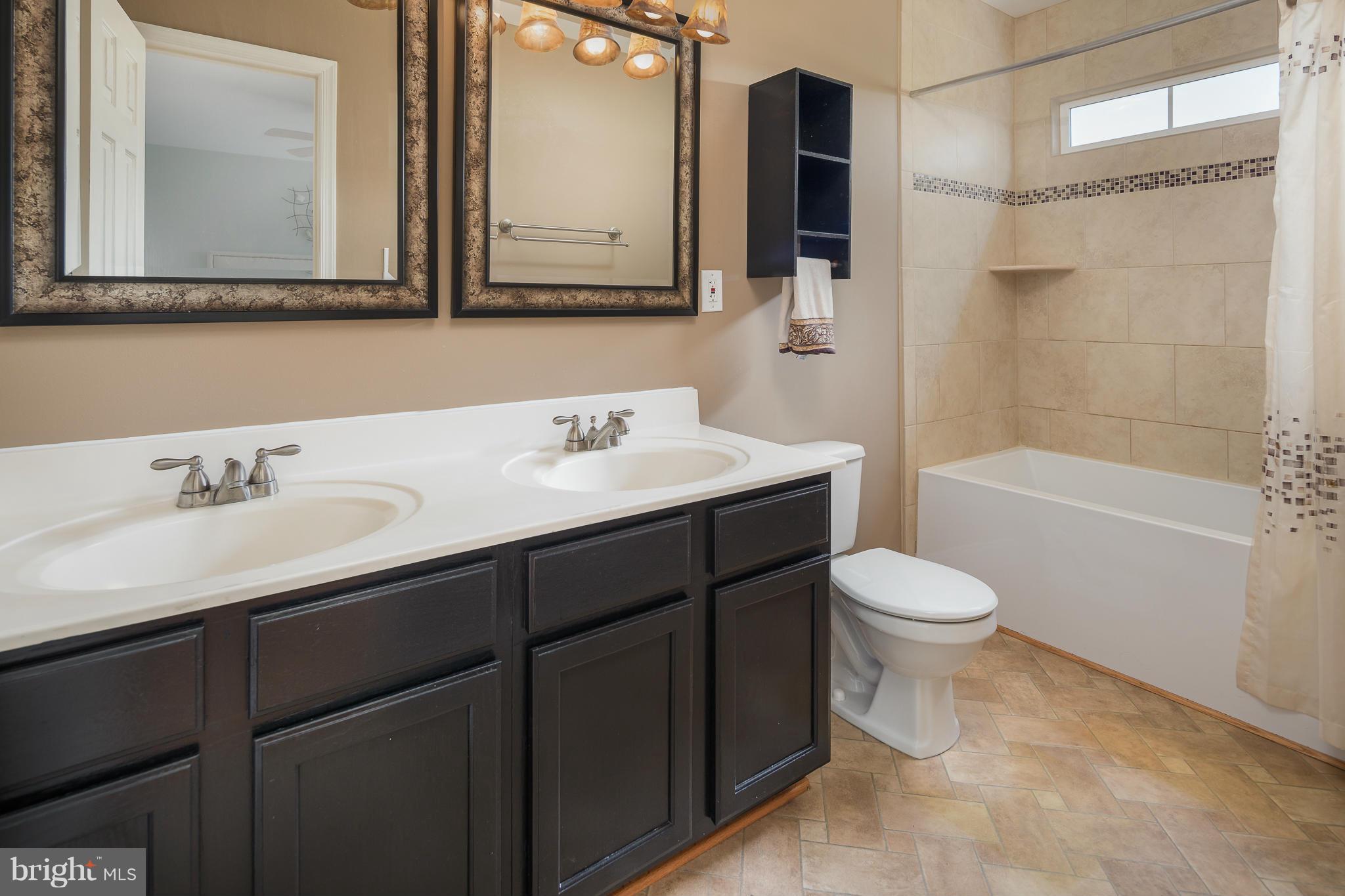 TOWNES OF VANDERBILT - Residential