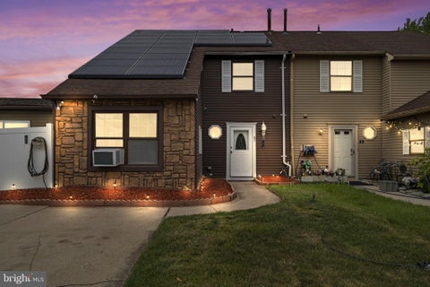 Townhouse For Sale - 87 Hampton Gate Drive<br/> SICKLERVILLE, NJ 08081