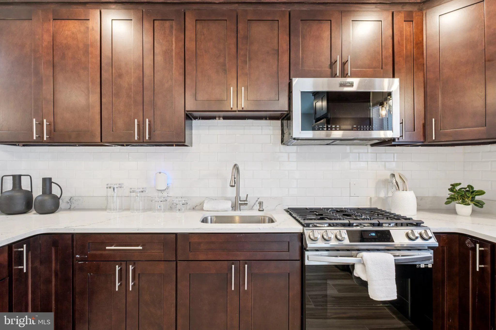 Philadelphia, Pennsylvania 19146, United States, 3 Bedrooms Bedrooms, ,1 BathroomBathrooms,Residential,Contingent,202891