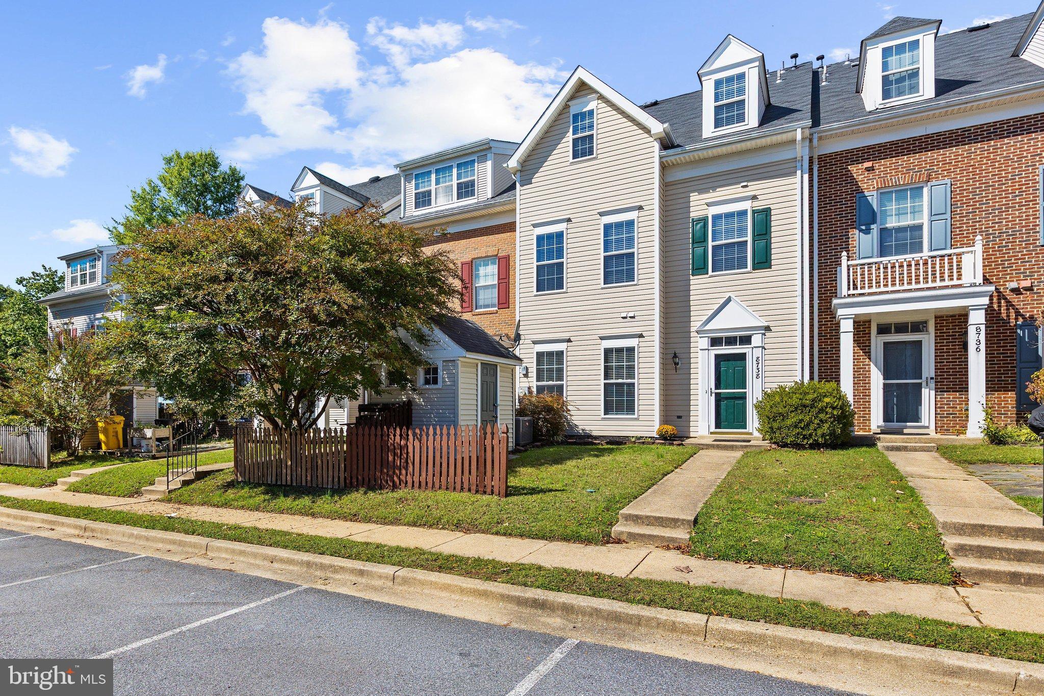 8738 BRIGHT MEADOW COURT