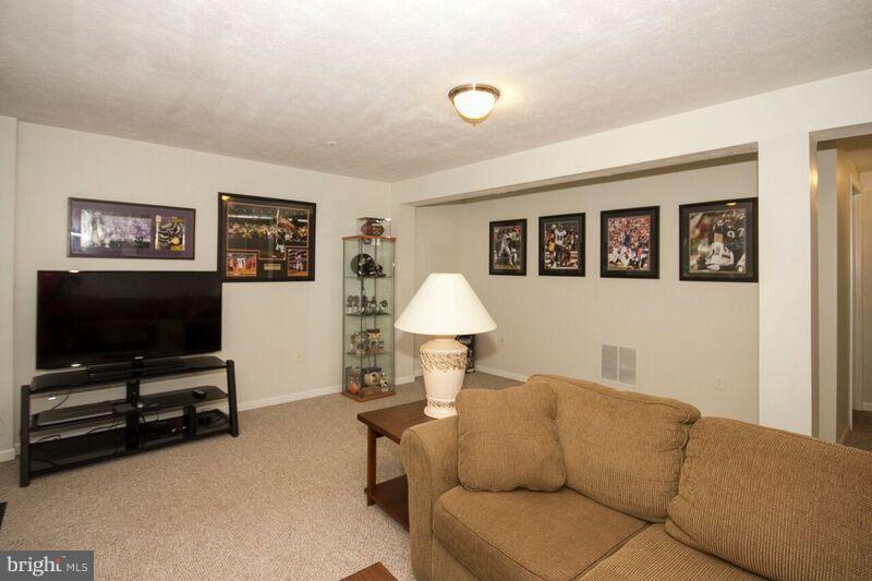 CONSTANT FRIENDSHIP - Residential