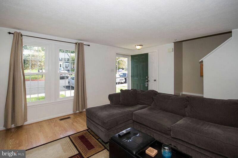 CONSTANT FRIENDSHIP - Residential