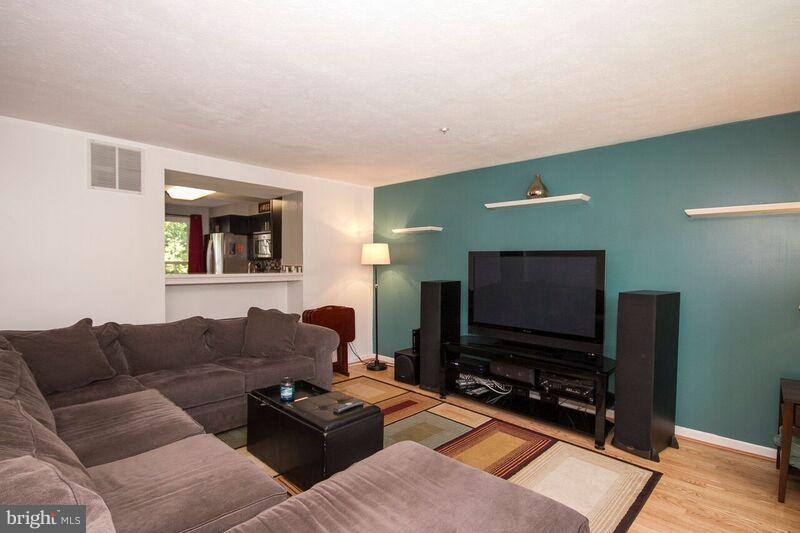 CONSTANT FRIENDSHIP - Residential