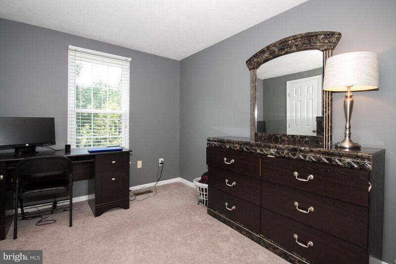 CONSTANT FRIENDSHIP - Residential