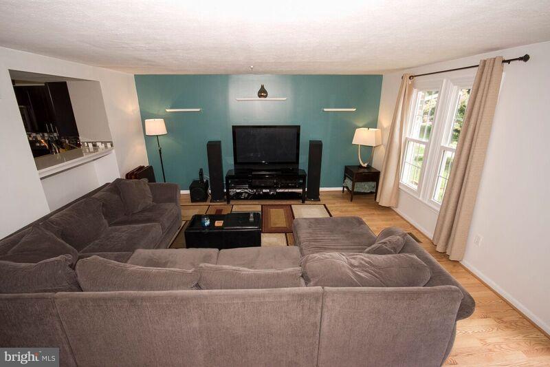 CONSTANT FRIENDSHIP - Residential