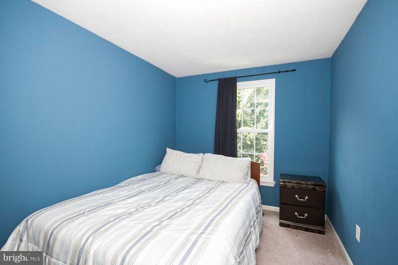 CONSTANT FRIENDSHIP - Residential