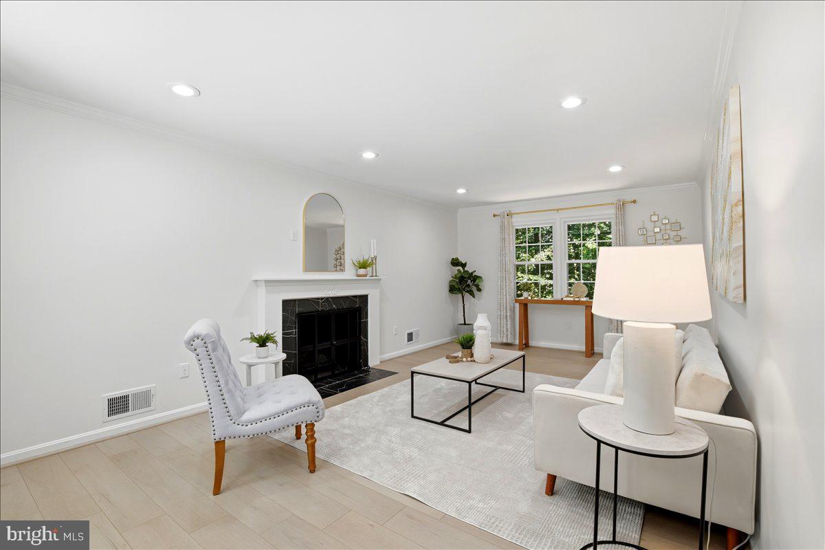 6601 REYNARD DRIVE