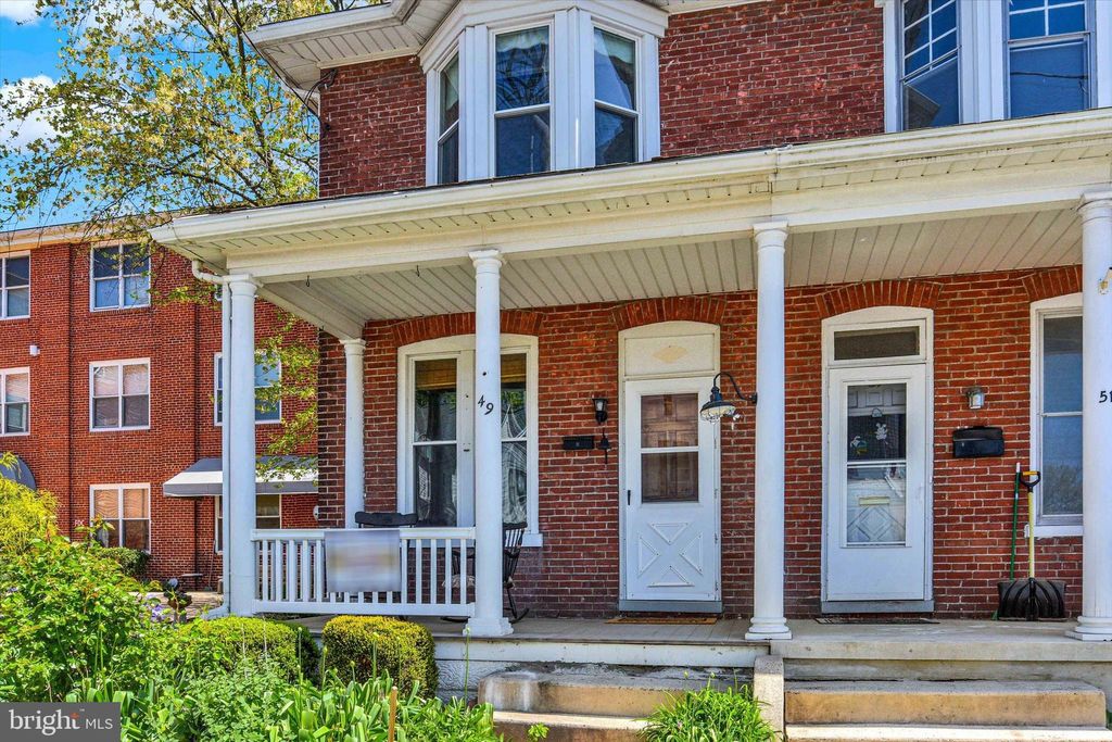 Photo of 49 S Poplar Street, ELIZABETHTOWN, PA 17022 (MLS # PALA2068756)