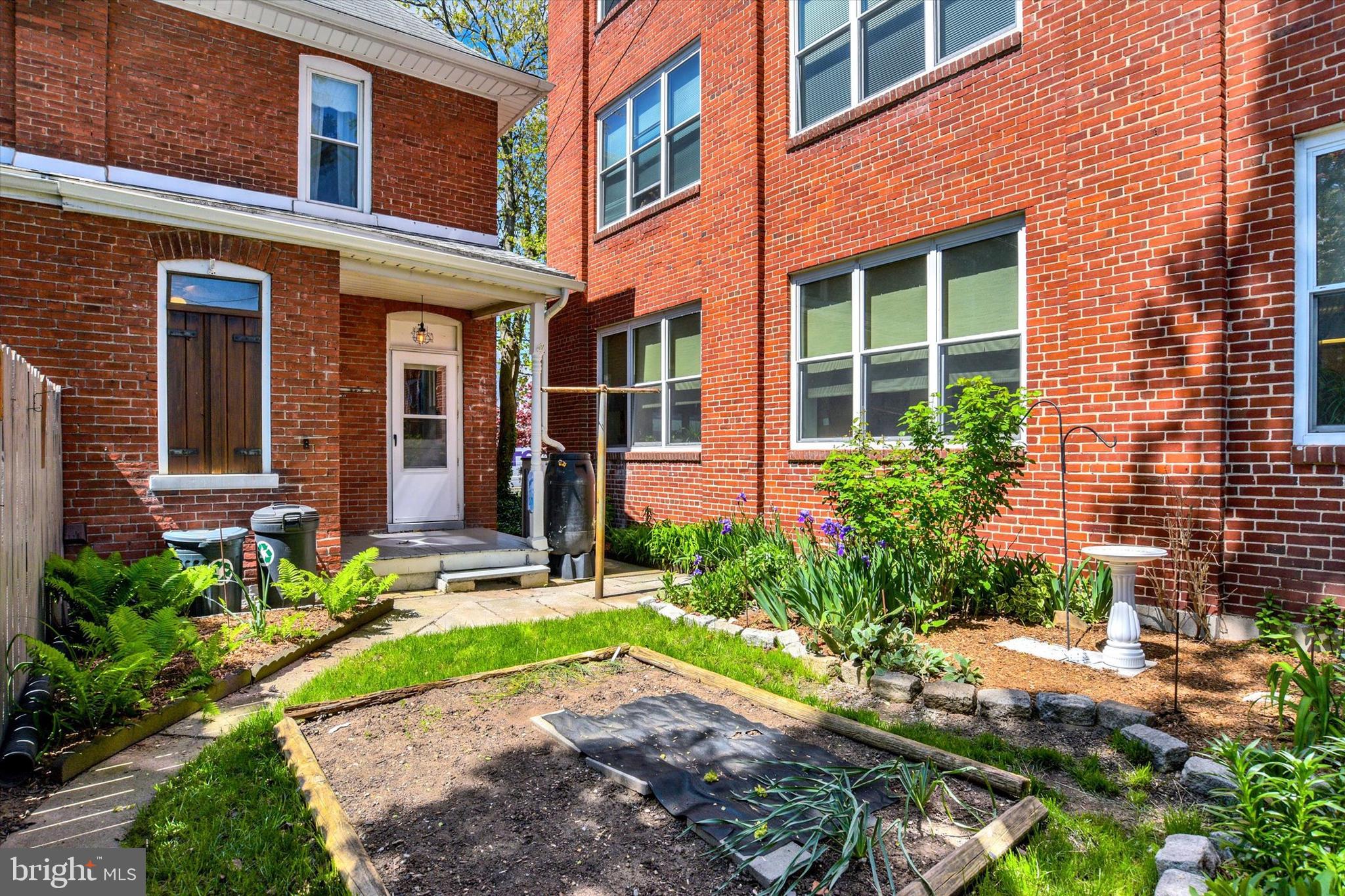 ELIZABETHTOWN BOROUGH - Residential