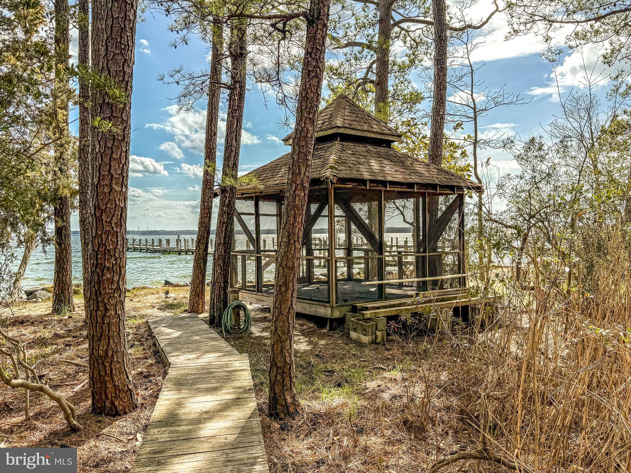 HARBOR LIGHT BEACH - Residential