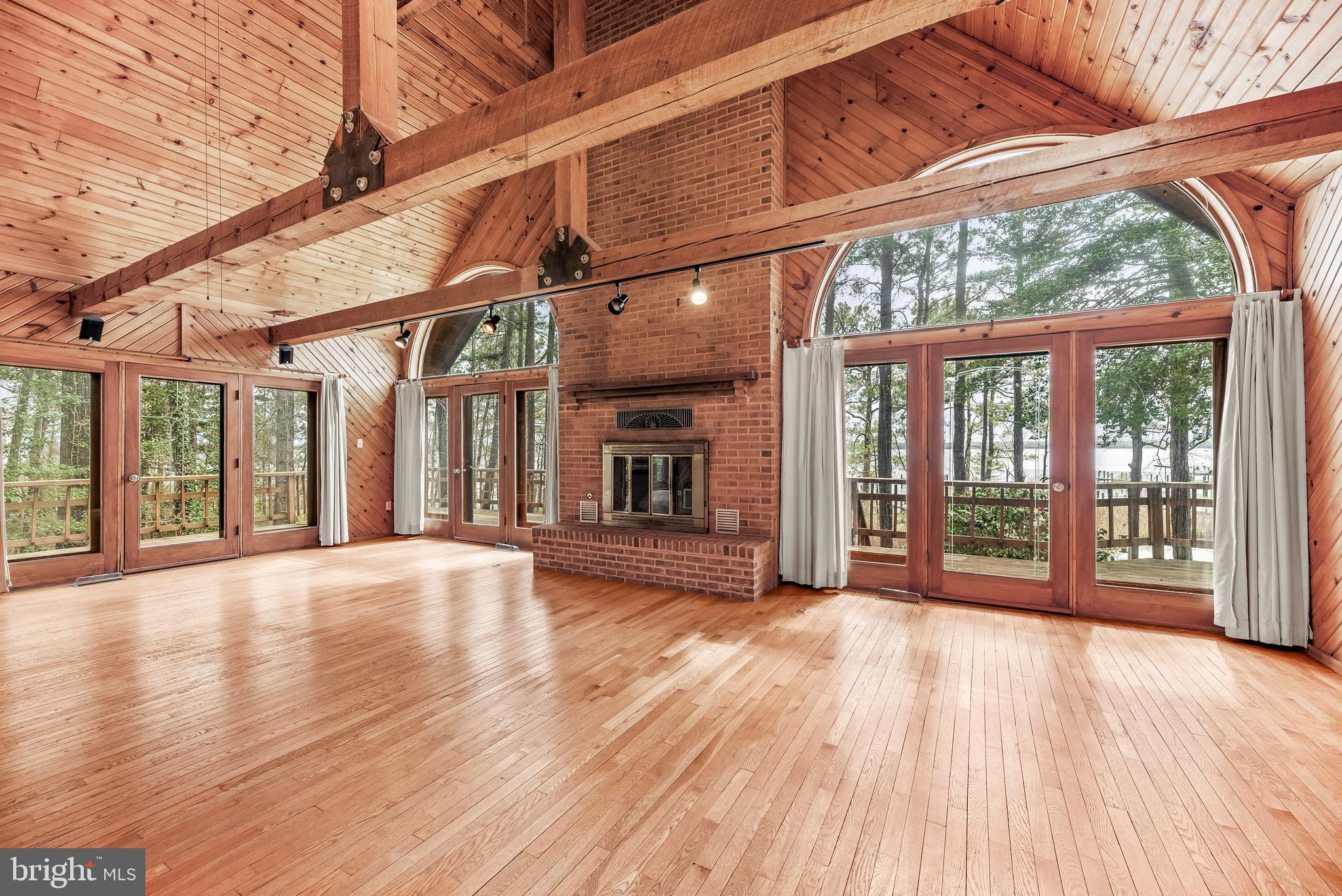 HARBOR LIGHT BEACH - Residential