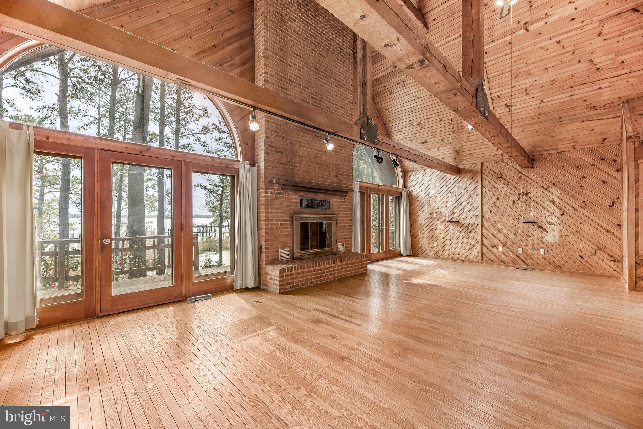 HARBOR LIGHT BEACH - Residential