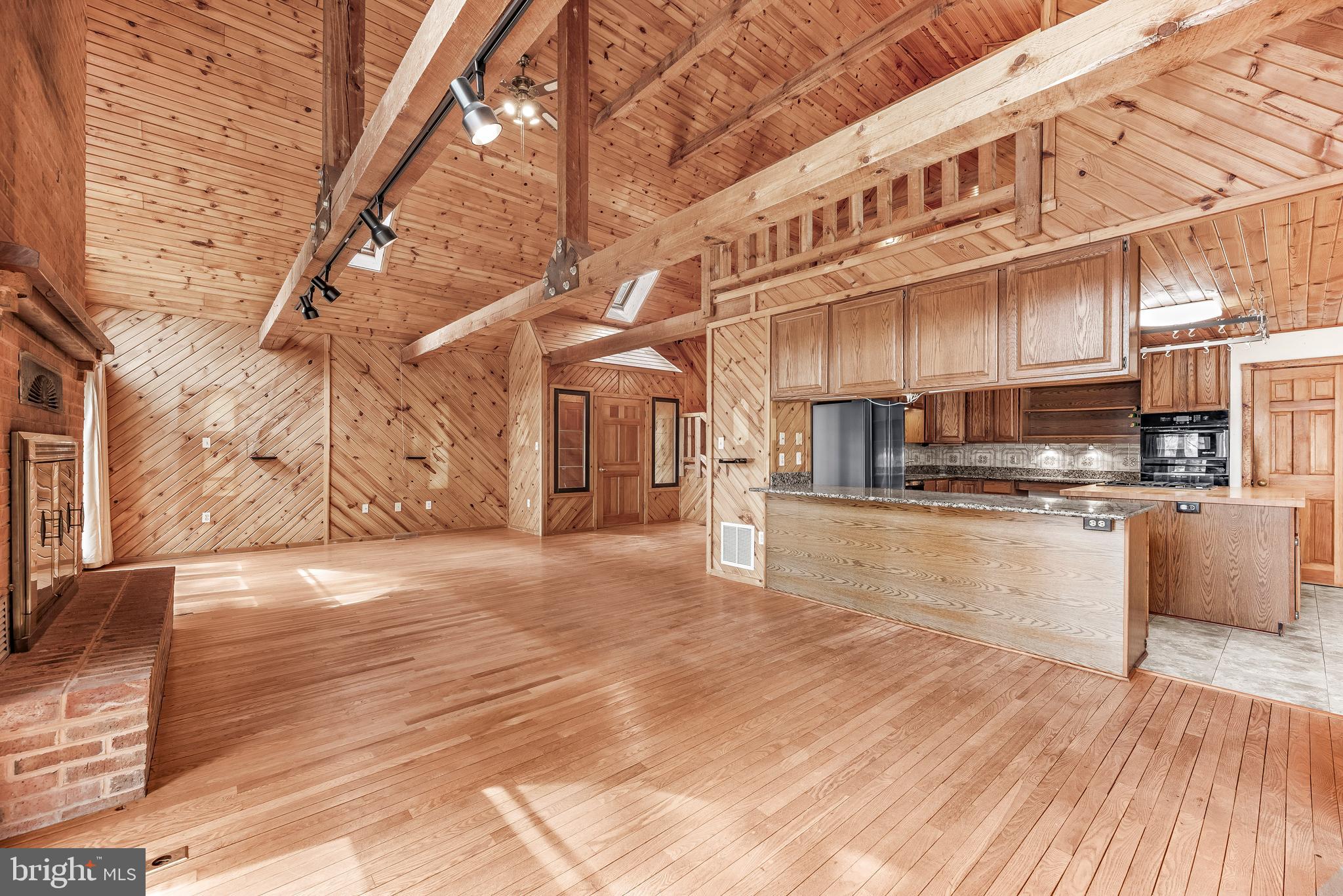 HARBOR LIGHT BEACH - Residential