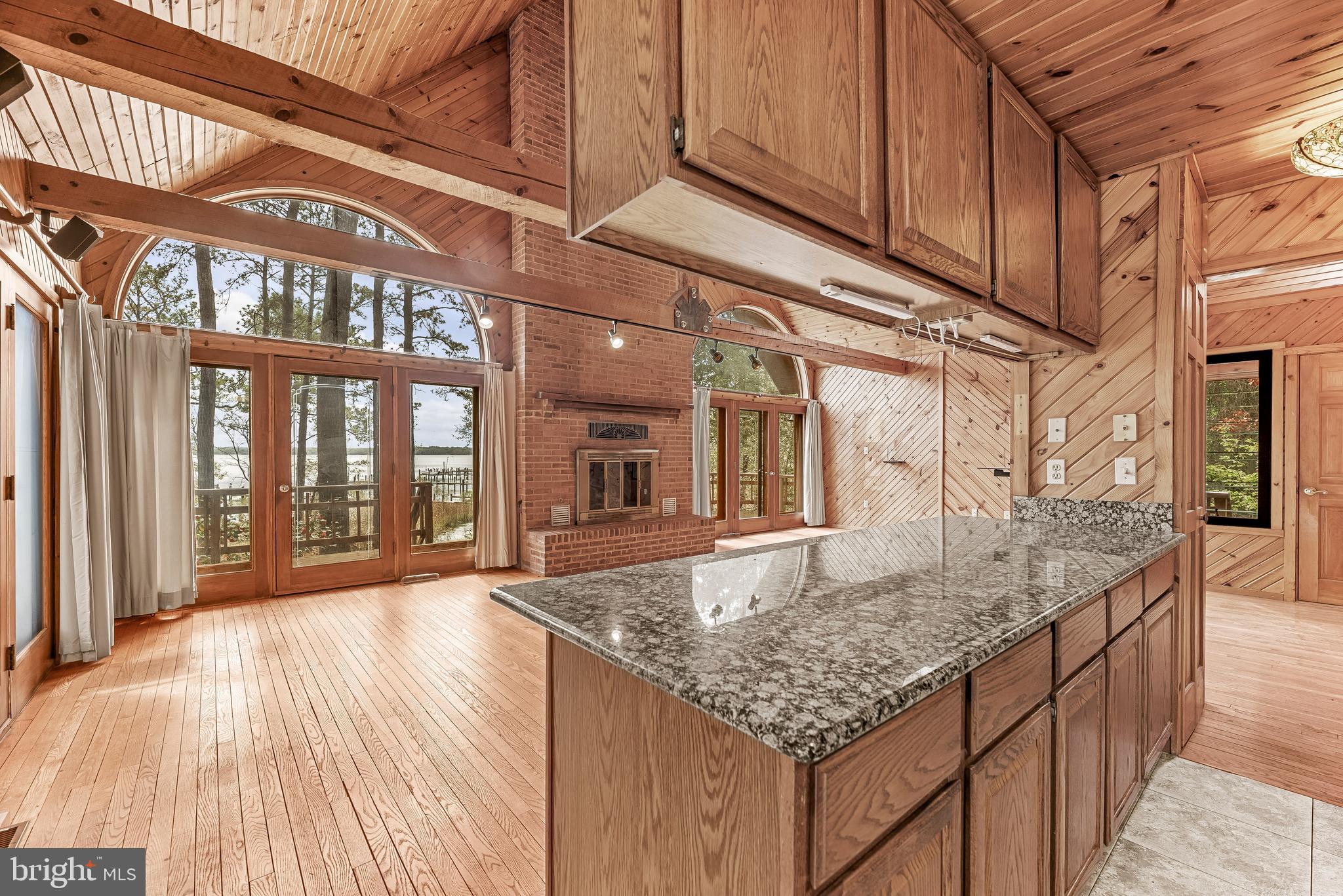 HARBOR LIGHT BEACH - Residential