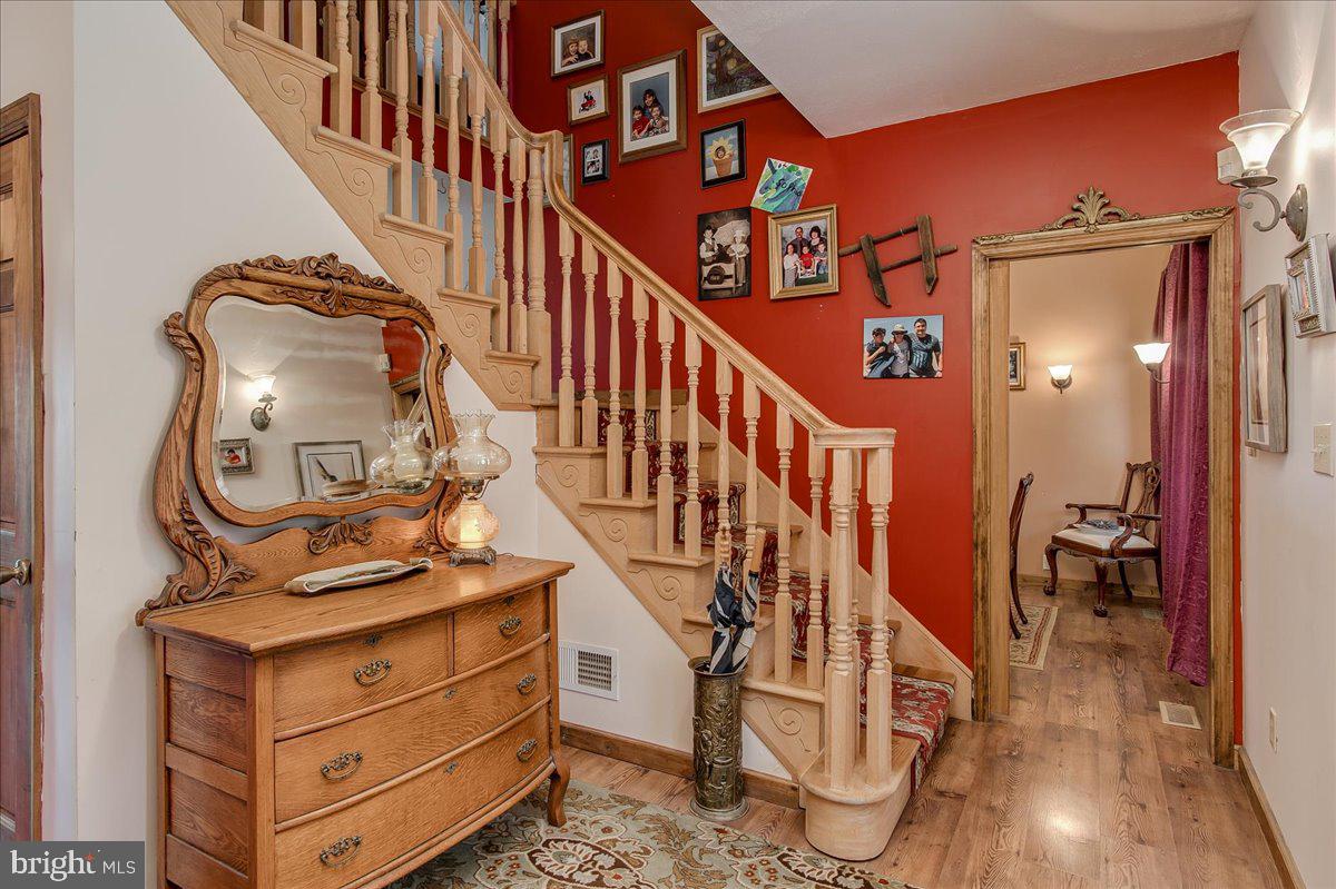 CHESTNUT GROVE - Residential