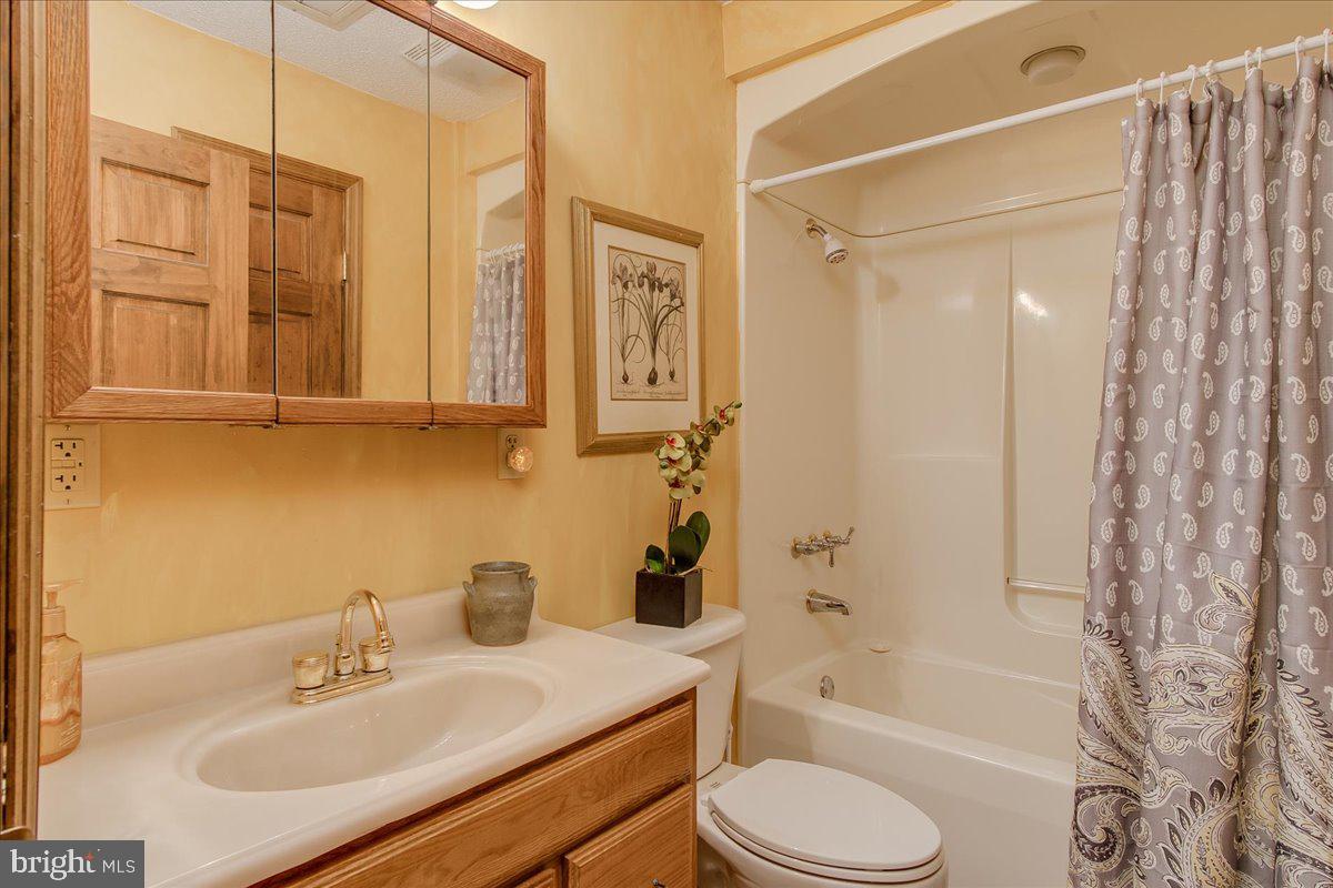 CHESTNUT GROVE - Residential