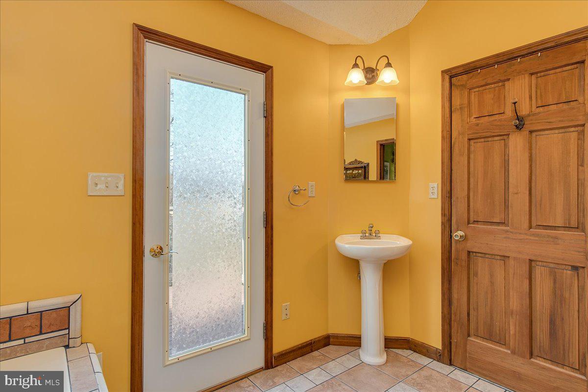 CHESTNUT GROVE - Residential