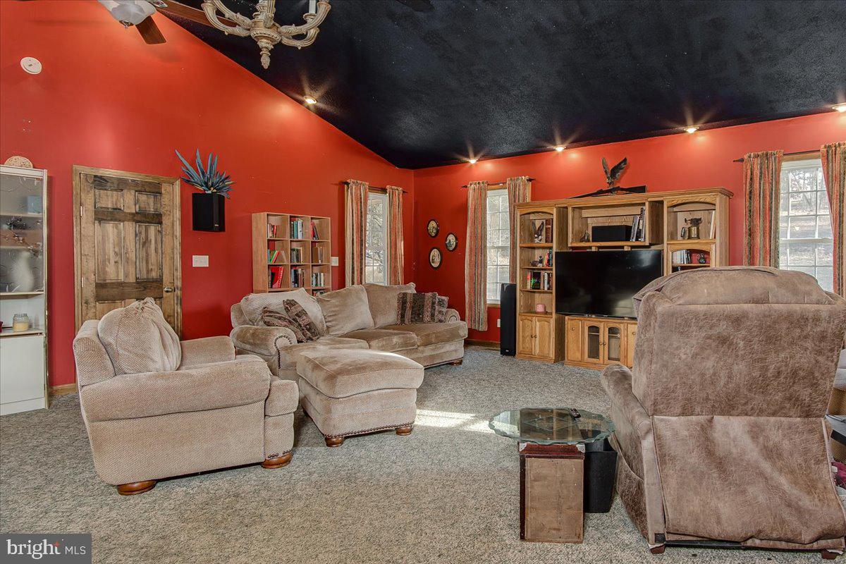 CHESTNUT GROVE - Residential