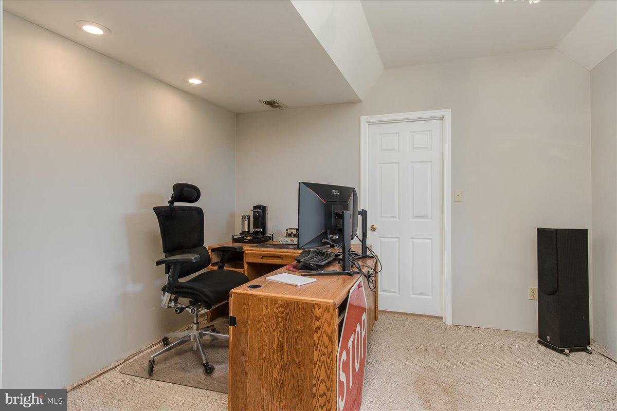 CHESTNUT GROVE - Residential