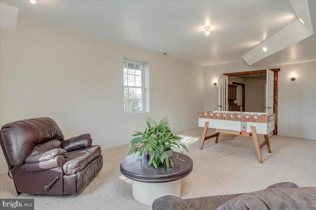 CHESTNUT GROVE - Residential