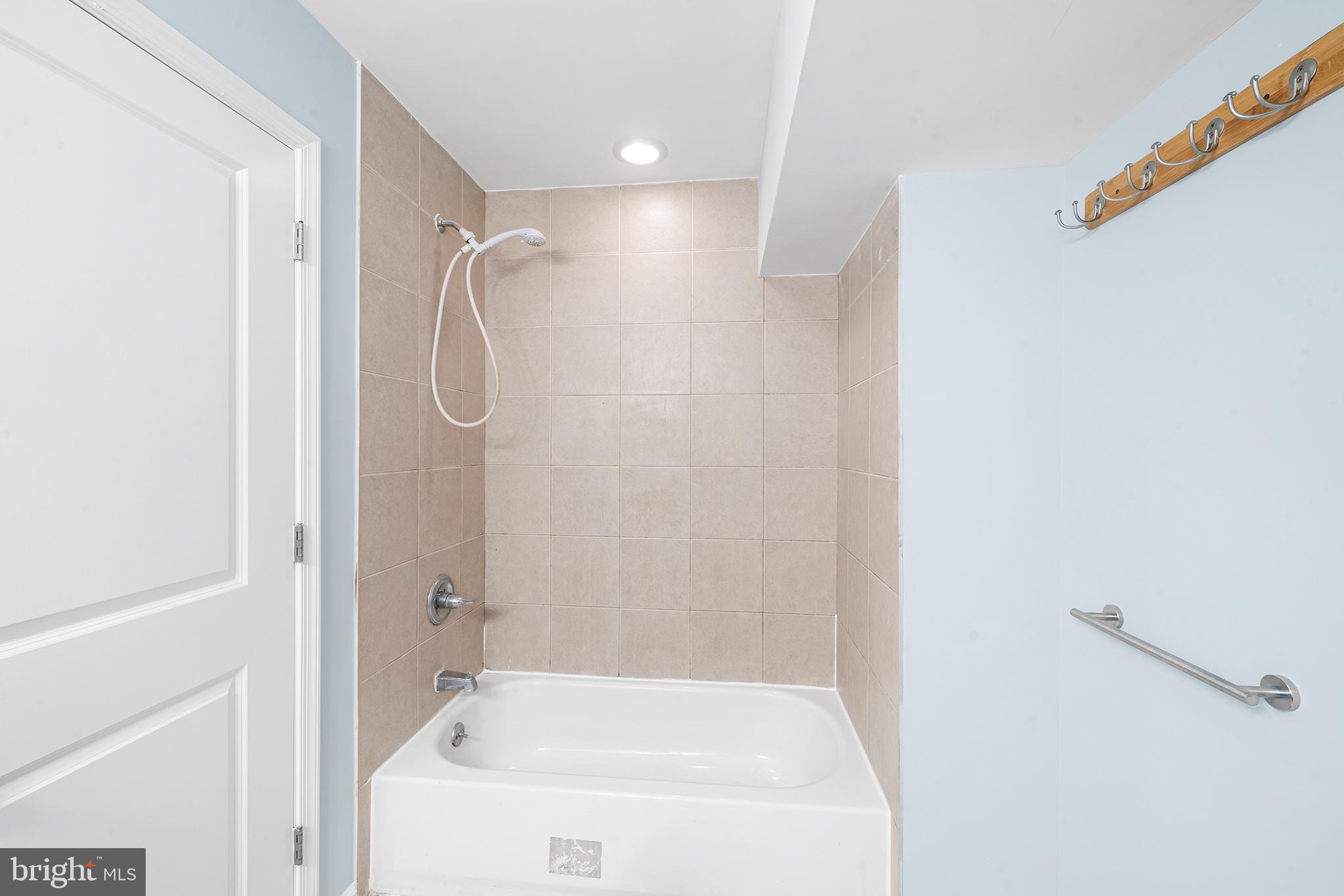 POINT BREEZE - Residential Lease